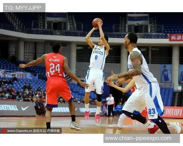 2016年CBA青岛队与佛山队激战回顾精彩瞬间与赛场亮点分析 2016年CBA青岛队与佛山队激战回顾精彩瞬间与赛场亮点分析